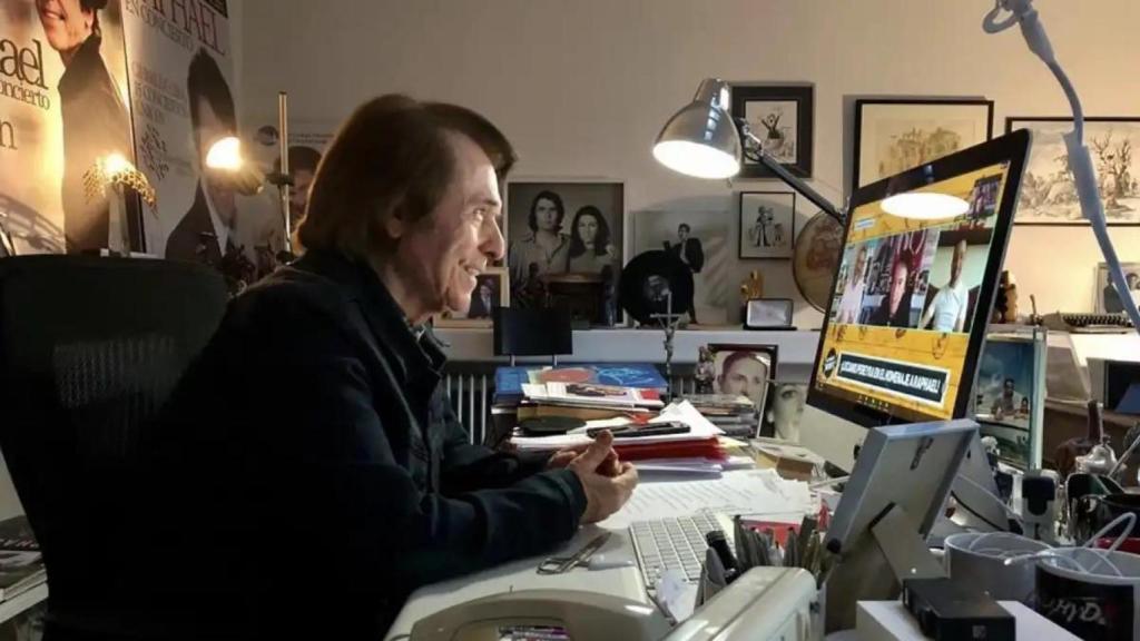 Rafael dentro de su casa en Boadilla