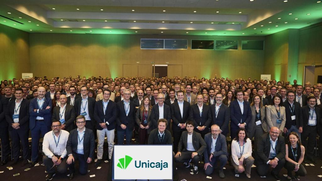 Los directivos de Unicaja que han participado en este encuentro.