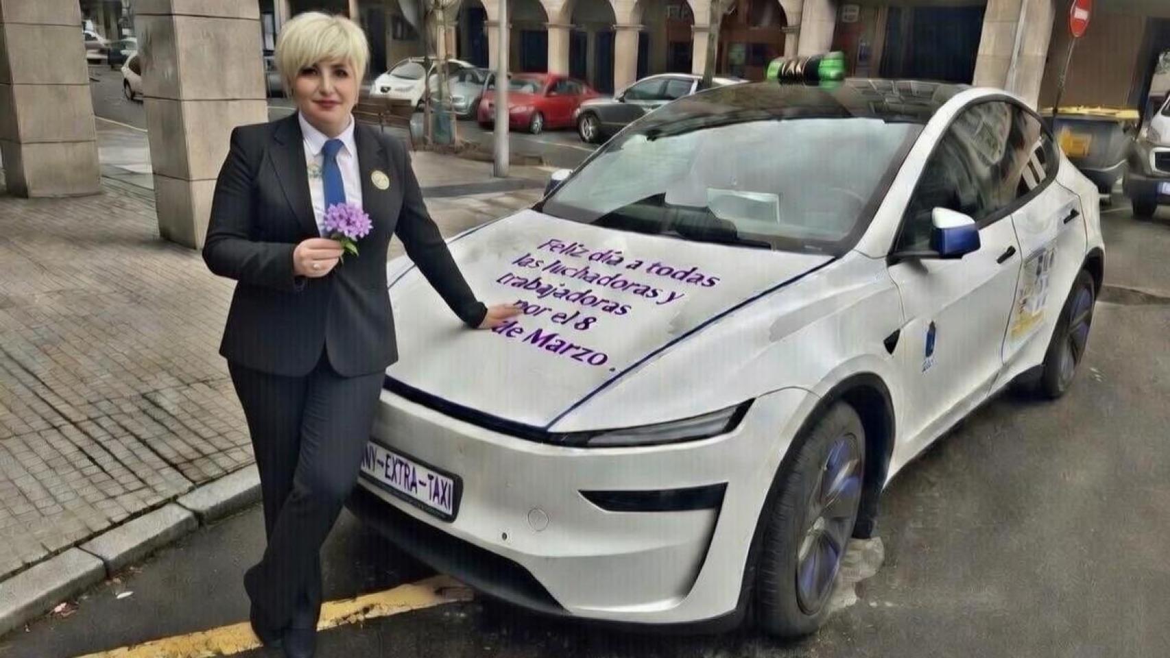 Any Voinea, taxista en A Coruña: A los clientes les suele gustar más ir con mujeres al volante