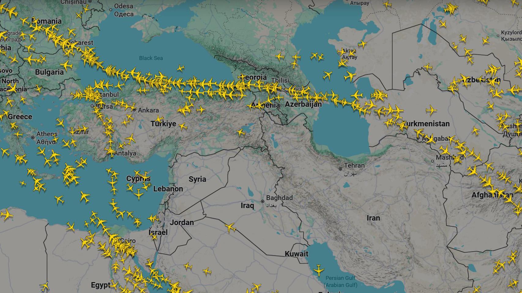Mapa de corredores aéreos de Flightradar24.