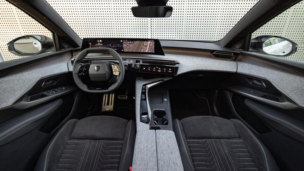 Puesto de conducción del Peugeot E-3008 Dual Motor