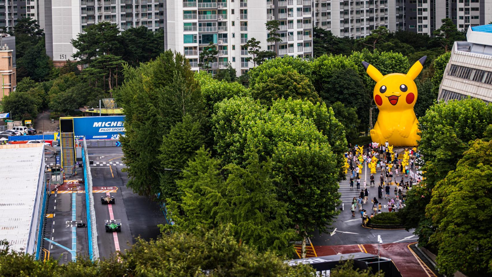 ilustración de Pikachu durante el ePrix de Seúl 2022.