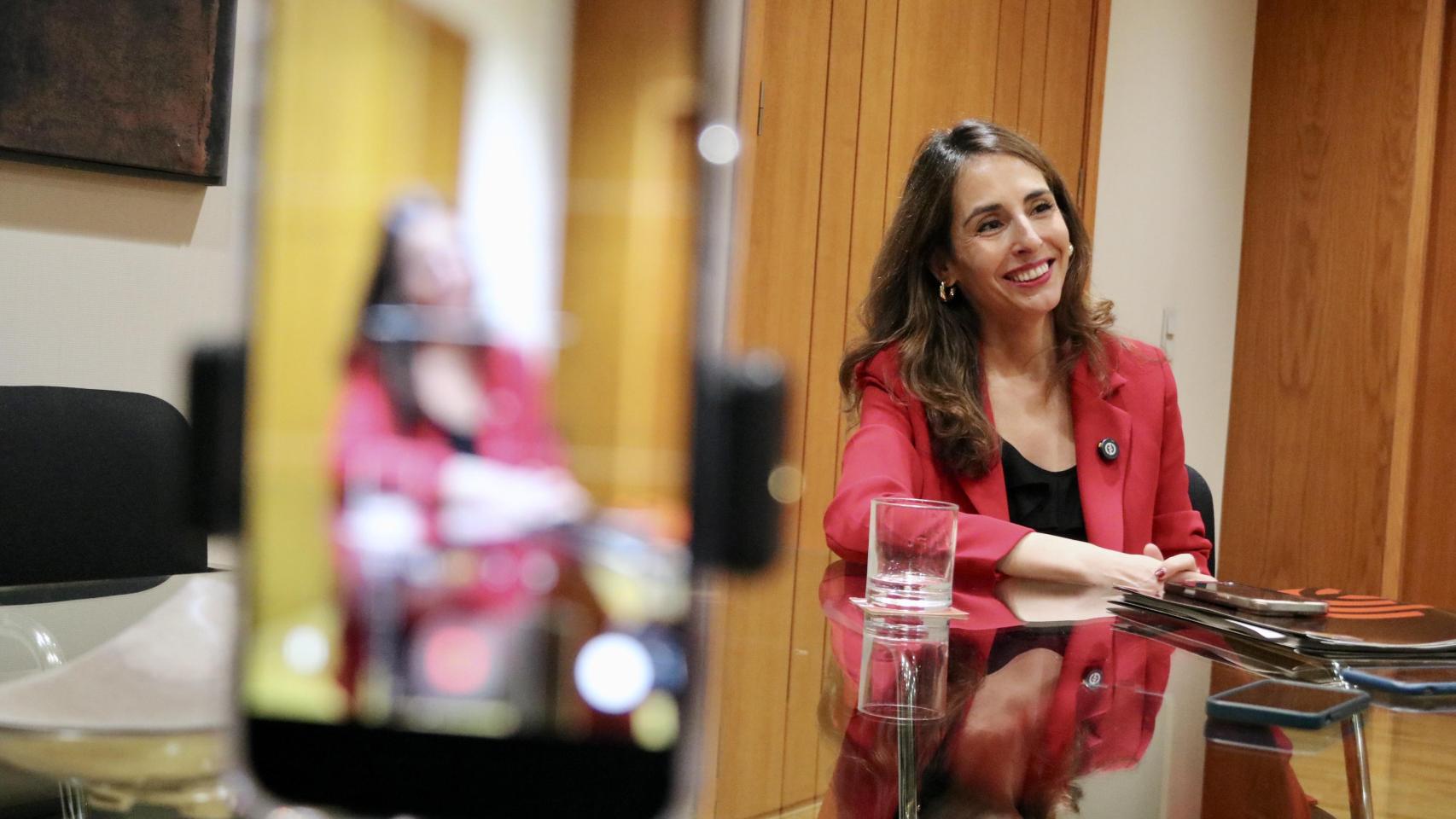 La presidenta de las Cortes, María Navarro, en su despacho.