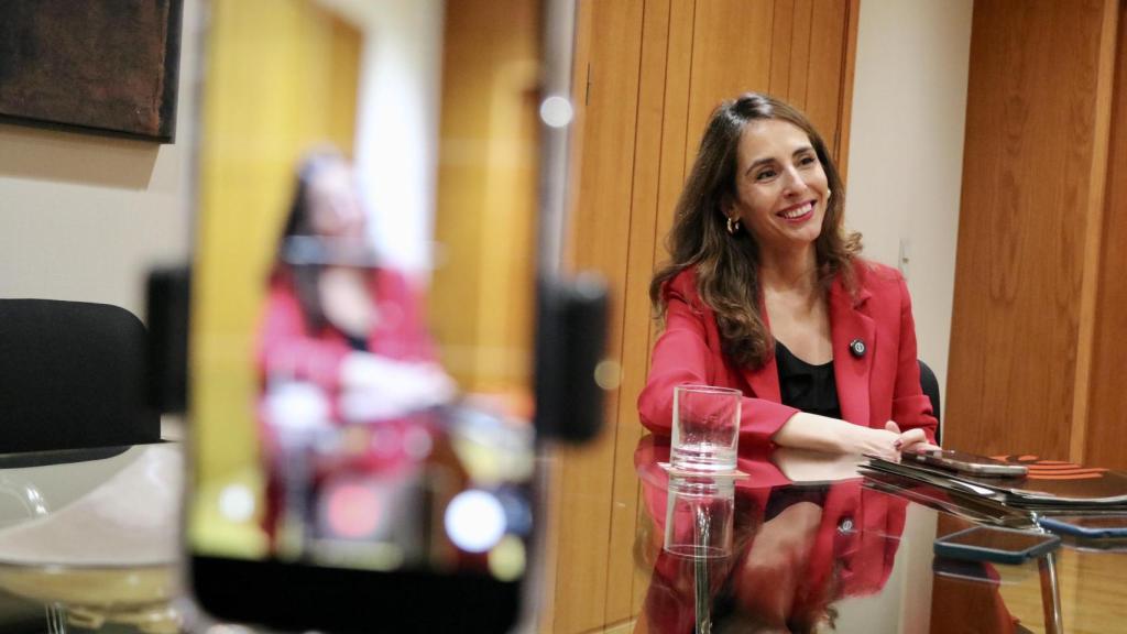 La presidenta de las Cortes, María Navarro, en su despacho.