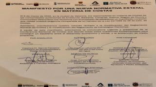 Manifiesto de las comunidades litorales contra el boqueo del Gobierno a la reforma de  la Ley de Costas.
