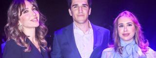 Paloma Lago junto a su hijo y su nuera en la Semana de la Moda de Madrid 2025.