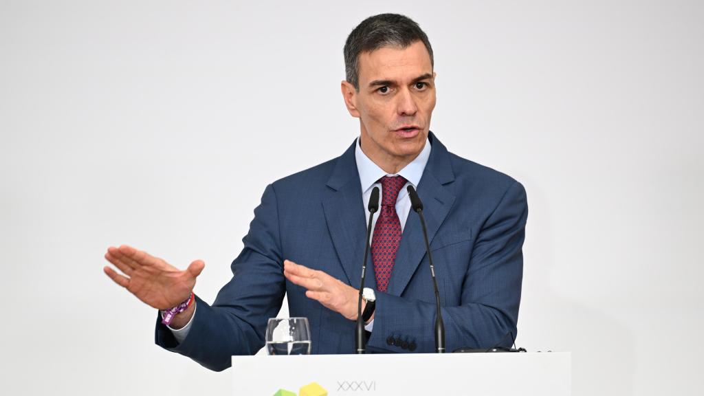 Pedro Sánchez, presidente del Gobierno, comparece ante la prensa, este viernes tras la cumbre hispanoportuguesa.