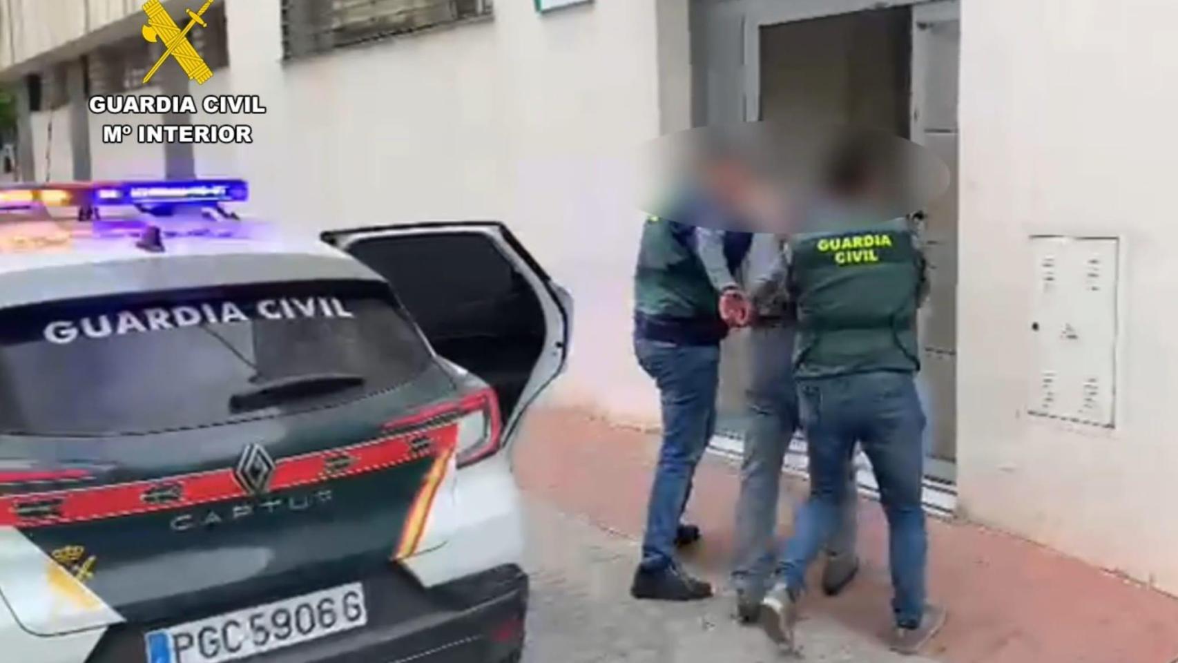 Imagen de la detención del cabecilla de la banda.
