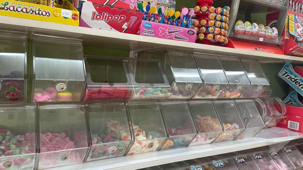 Chucherías en el Kiosco Castelao, en Coia (Vigo).