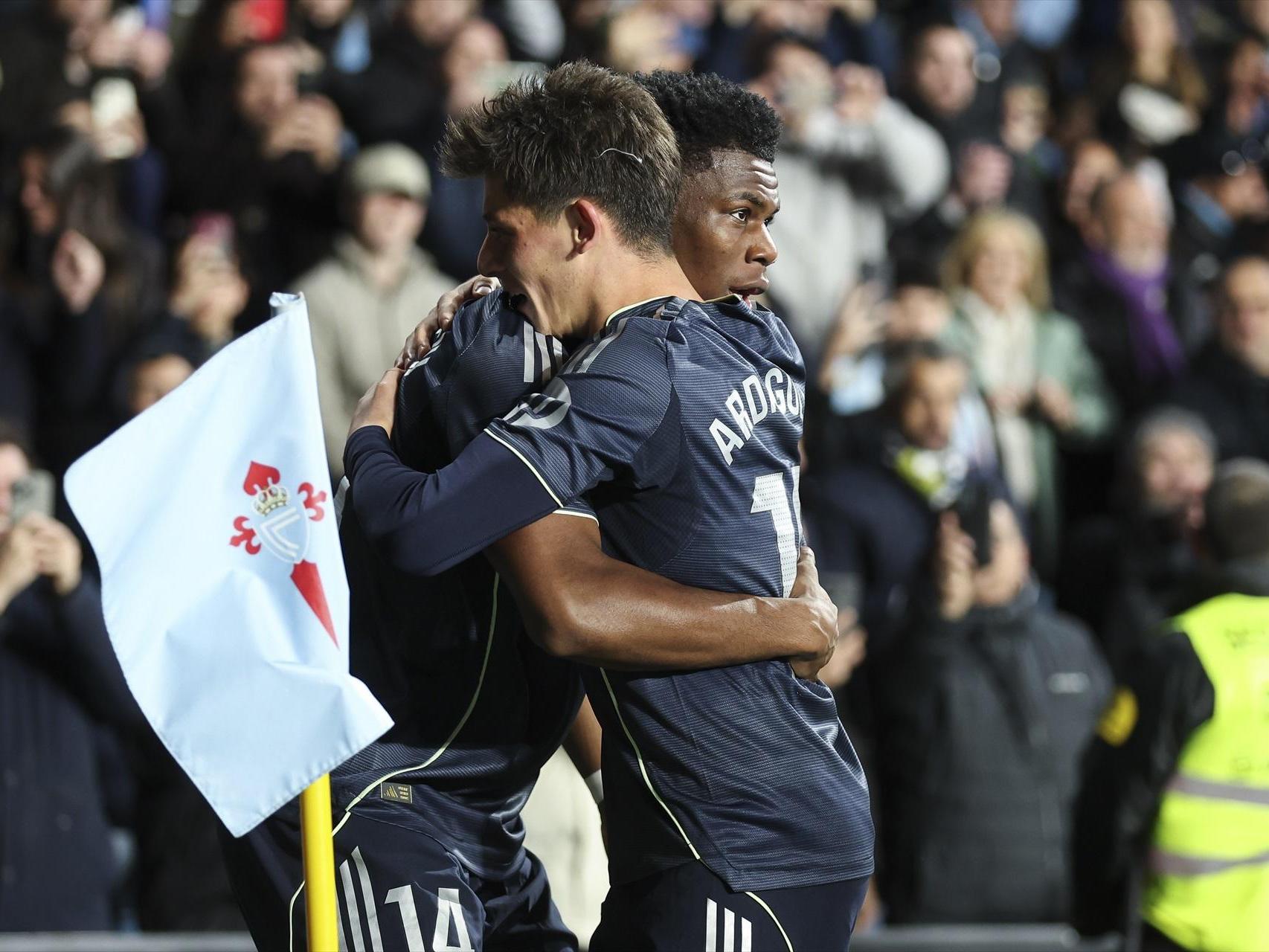 Tchouaméni celebra su gol ante el Celta junto a su compañero Arda Güler