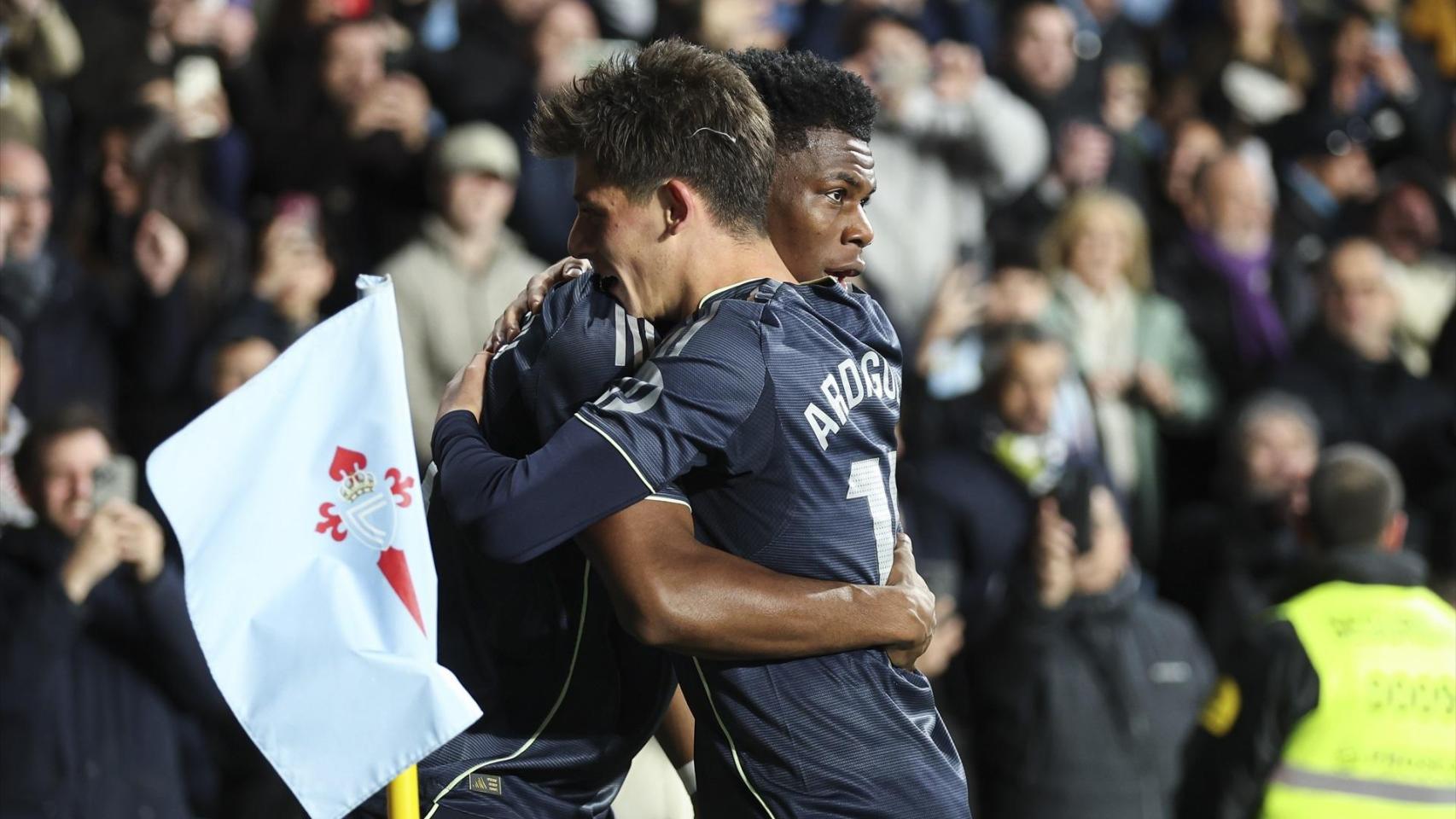 Tchouaméni celebra su gol ante el Celta junto a su compañero Arda Güler