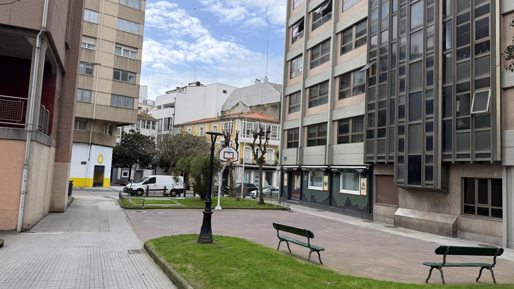 Una calle de A Coruña esta mañana.