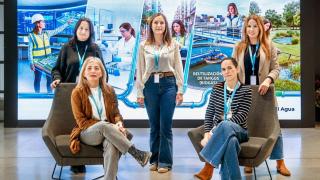 Cinco mujeres aseguran el agua de València este 8M: el trabajo invisible que nunca se detiene