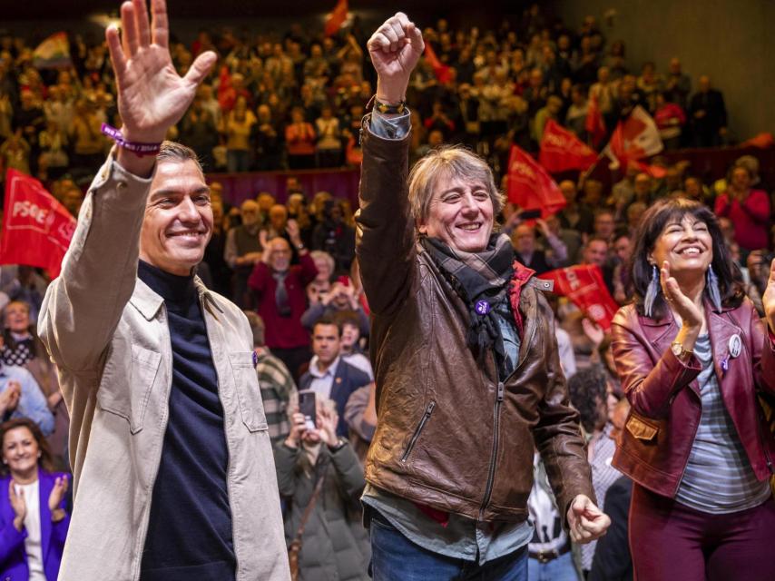 Pedro Sánchez, Carlos Martínez y Ana Redondo, este sábado en un acto de campaña del PSOE en Soria.