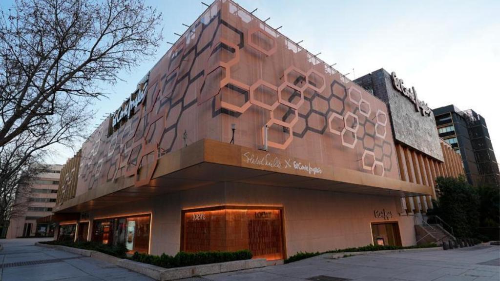 'Tramas y fugas', en la fachada de El Corte Inglés de Serrano. Foto: Corte Inglés