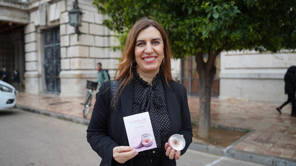 Mireia Martínez, fundadora de Miareola, el proyecto que diseña prótesis realistas para mujeres con cáncer.