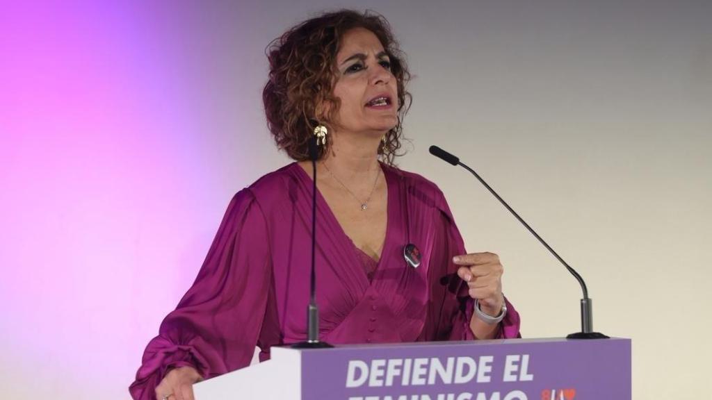 La vicepresidenta primera del Gobierno y ministra de Hacienda, María Jesús Montero, en su intervención en la 27ª edición de los Premios Clara Campoamor que concede el PSOE-A con motivo del 8M.
