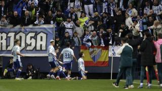 Carlos Dotor celebra su primer gol con el Málaga CF en el partido contra el Real Valladolid en La Rosaleda.