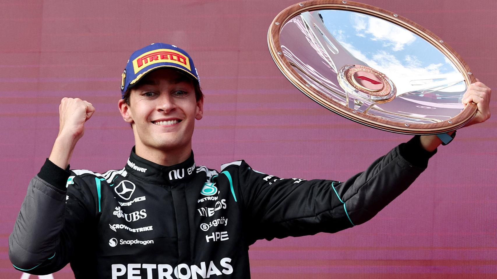 George Russell celebra la victoria en el GP de Australia.