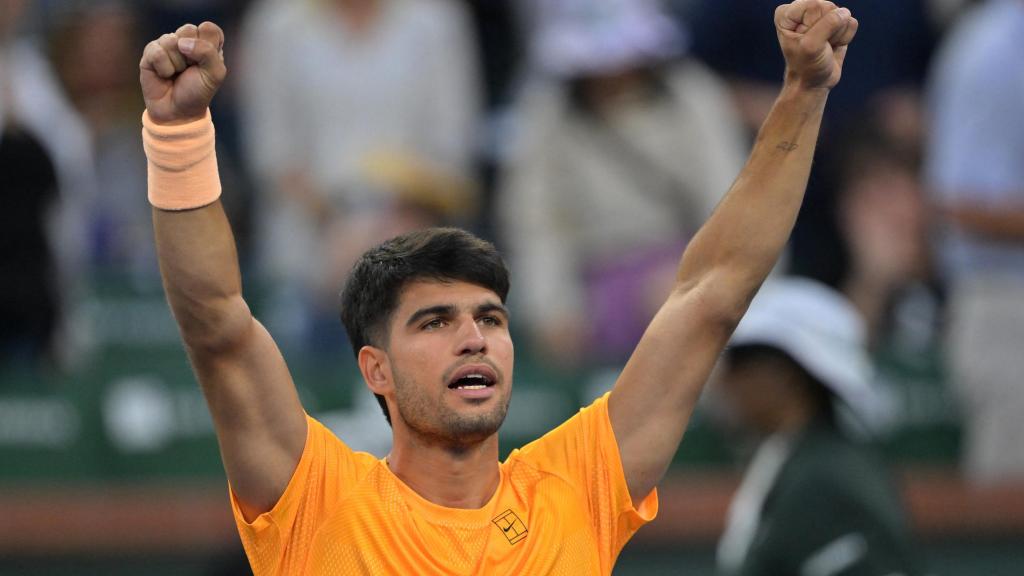 Carlos Alcaraz celebra la victoria ante Dimitrov.