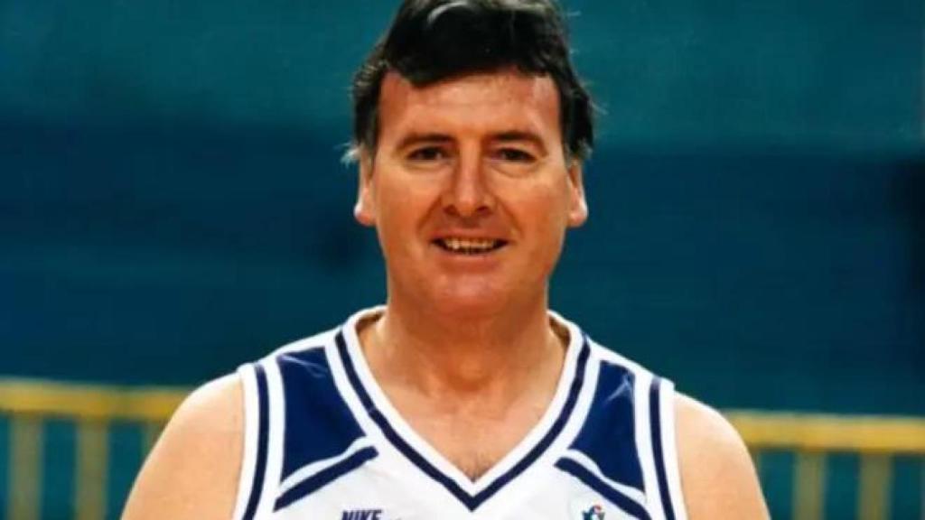 Vicente Paniagua, con la camiseta blanca del equipo.