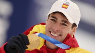 Oriol Cardona posa con la medalla de oro de los Juegos.