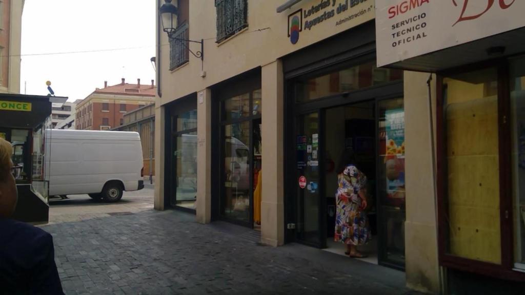 Este establecimiento se encuentra situado en la calle Joaquín Costa, 3 de Palencia