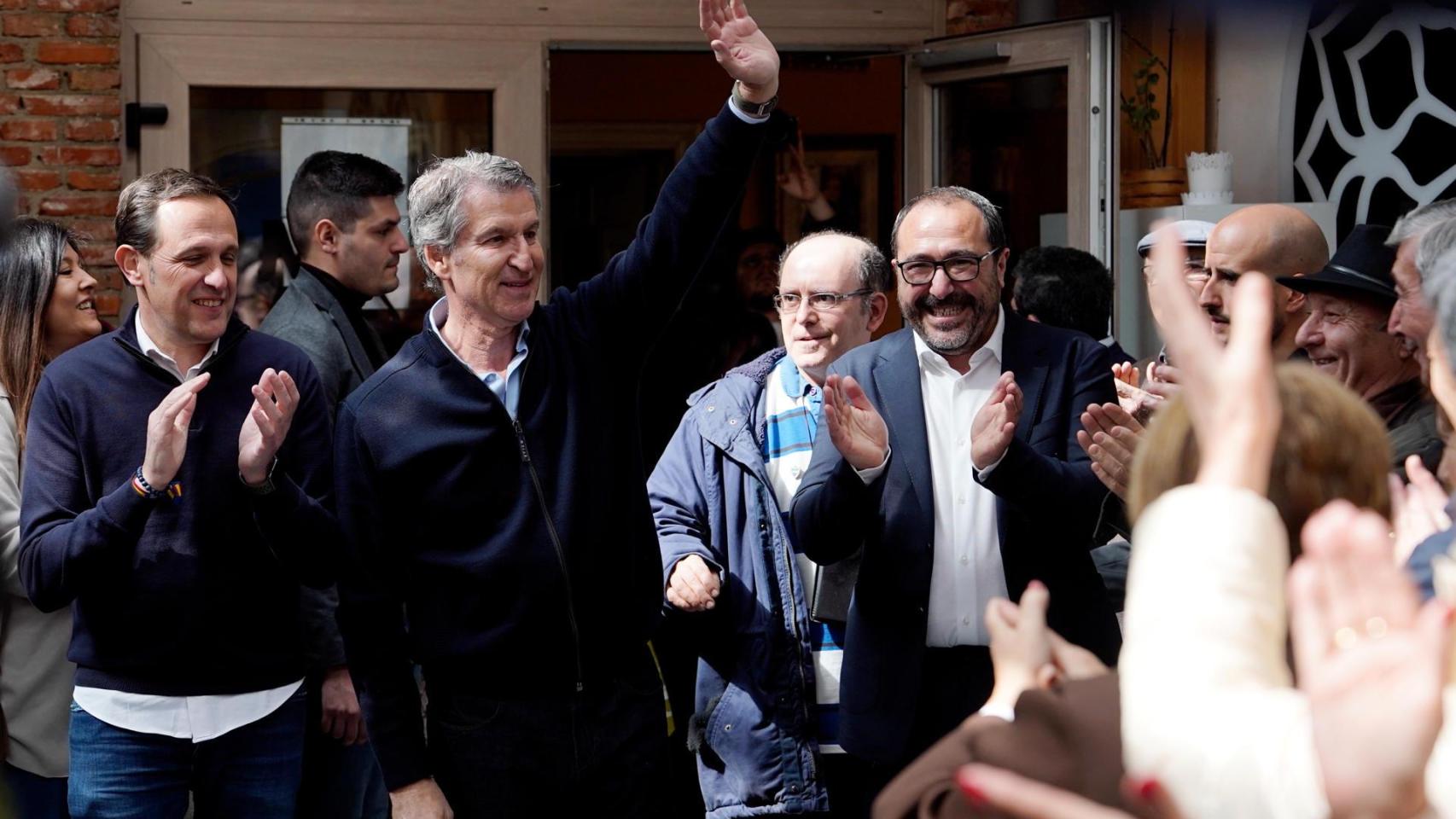 El presidente del Partido Popular, Alberto Núñez Feijóo, en una imagen de este domingo en Tordesillas (Valladolid).