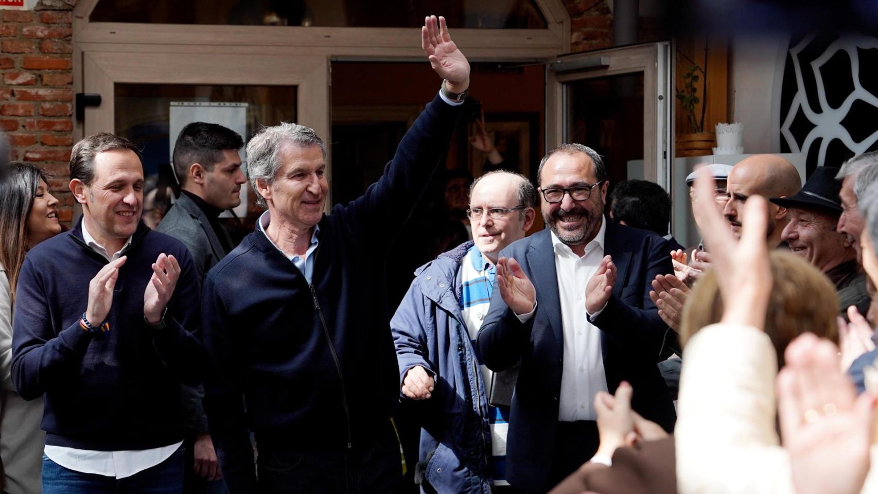 El presidente del Partido Popular, Alberto Núñez Feijóo, en una imagen de este domingo en Tordesillas (Valladolid).