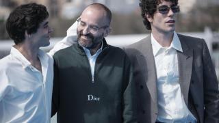 El cineasta Fernando González Molina (c), junto a Javier Ambrossi y Javier Calvo, posa durante el 'photocall' de la película Mi querida señorita, este domingo en el Festival de Cine de Málaga. Foto: EFE/Gregorio Marrero