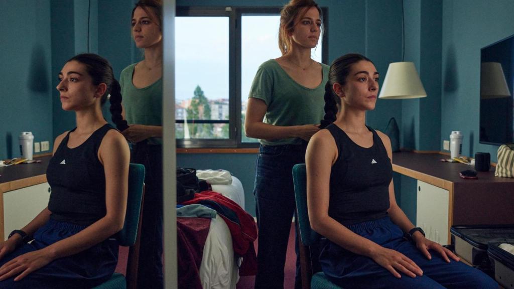 Alba Sáez y Marina Salas en 'Corredora'. Foto: Quim Vives