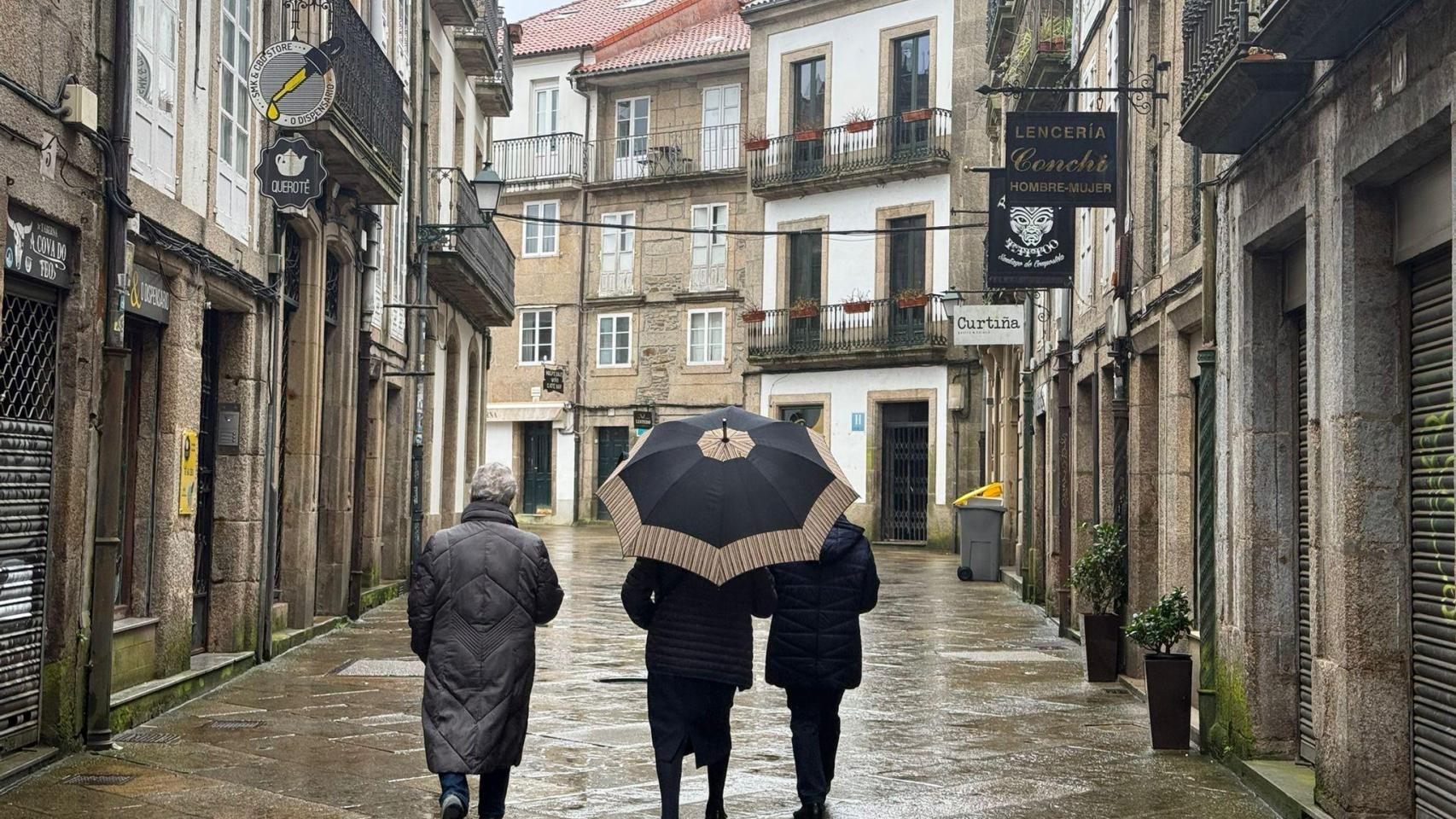 Las lluvias marcan el comienzo de la semana en Santiago