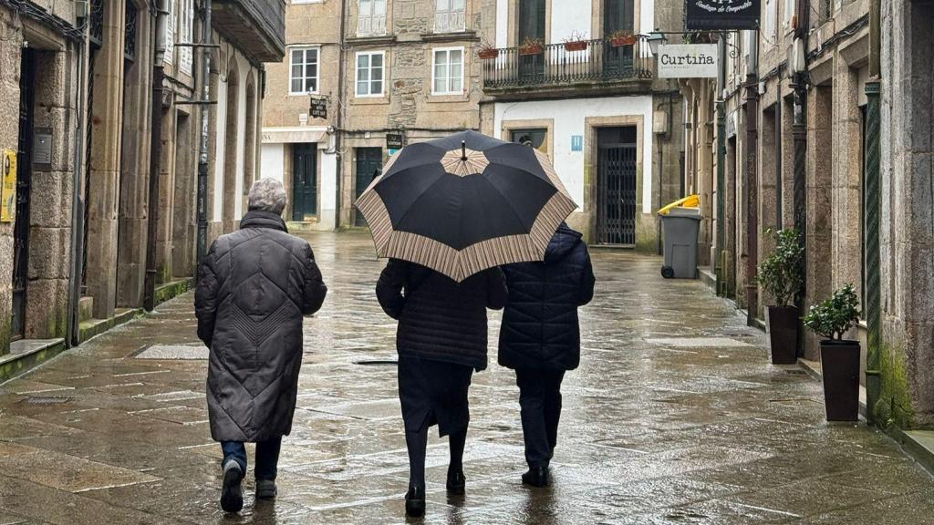 Las lluvias marcan el comienzo de la semana en Santiago