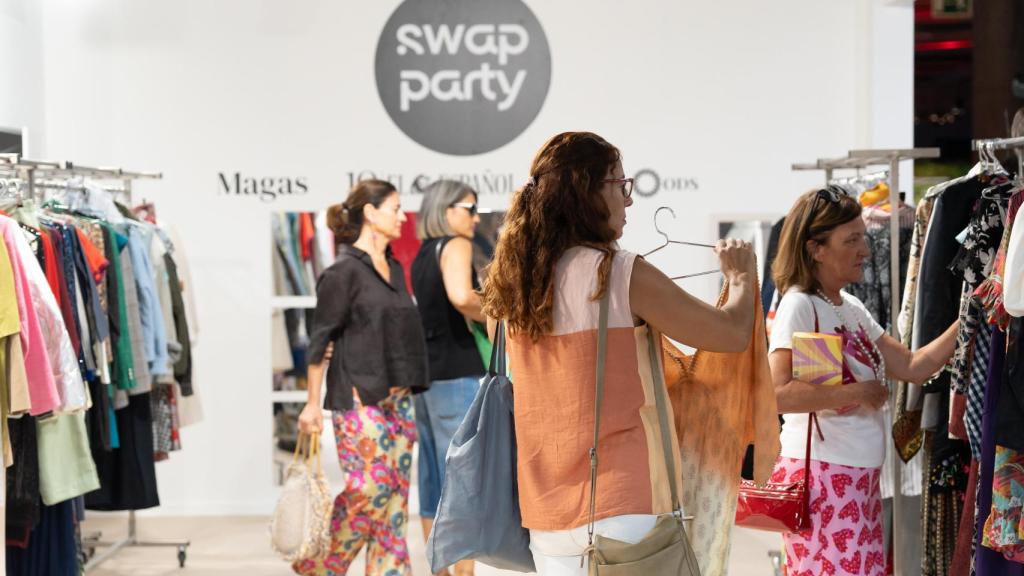 Las lectoras de Magas y Enclave ODS en la swap party de septiembre.