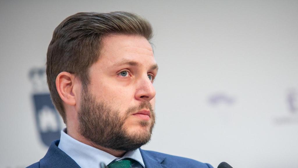 El consejero de Fomento, Nacho Hernando, ha informado sobre asuntos relacionados con Monbus.