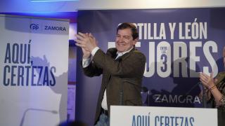 El presidente de la Junta y candidato del PP a la reelección, Alfonso Fernández Mañueco, durante su intervención en el municipio zamorano de Toro, este lunes