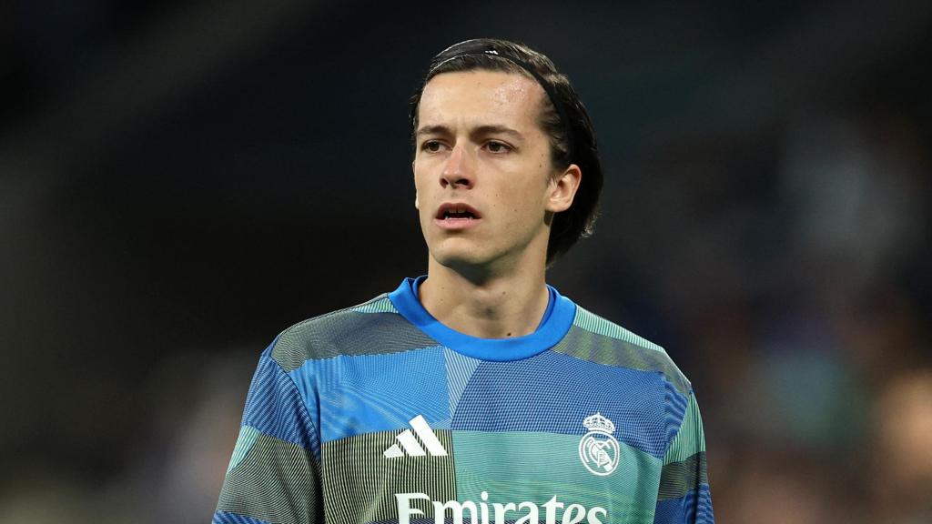 Álvaro Carreras en u partido con el Real Madrid