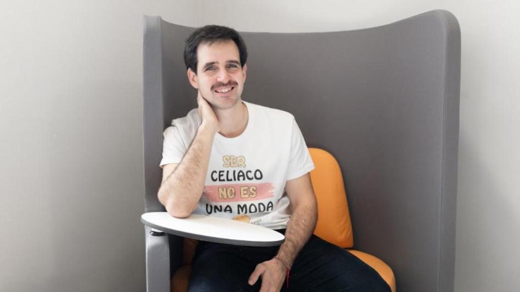 Daniel Gomez-Bravo, CEO de Bread Free, posando en el Vivero de Empresas de San Blas