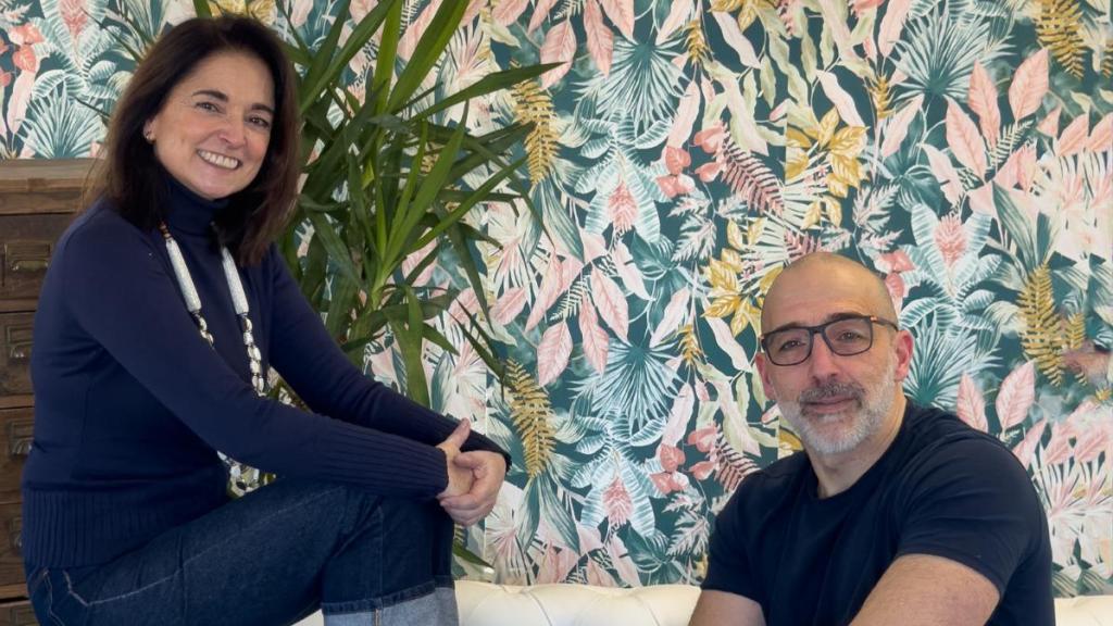 Marta Álvarez junto con Juancho López.