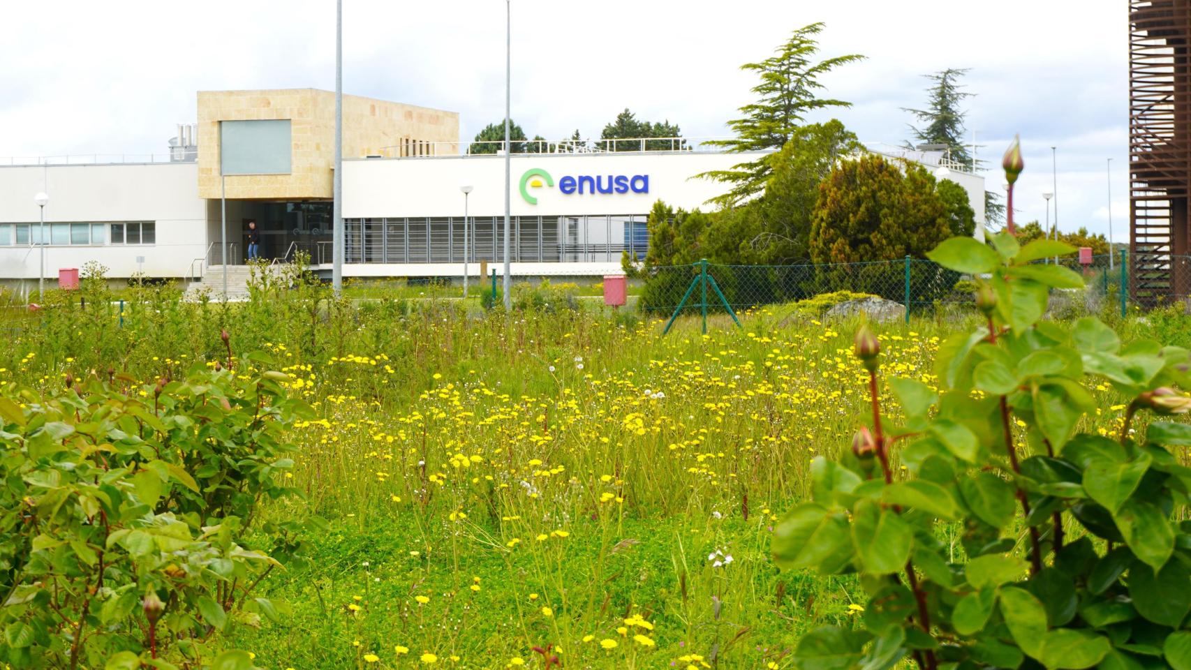 Fachada de la fábrica de Enusa
