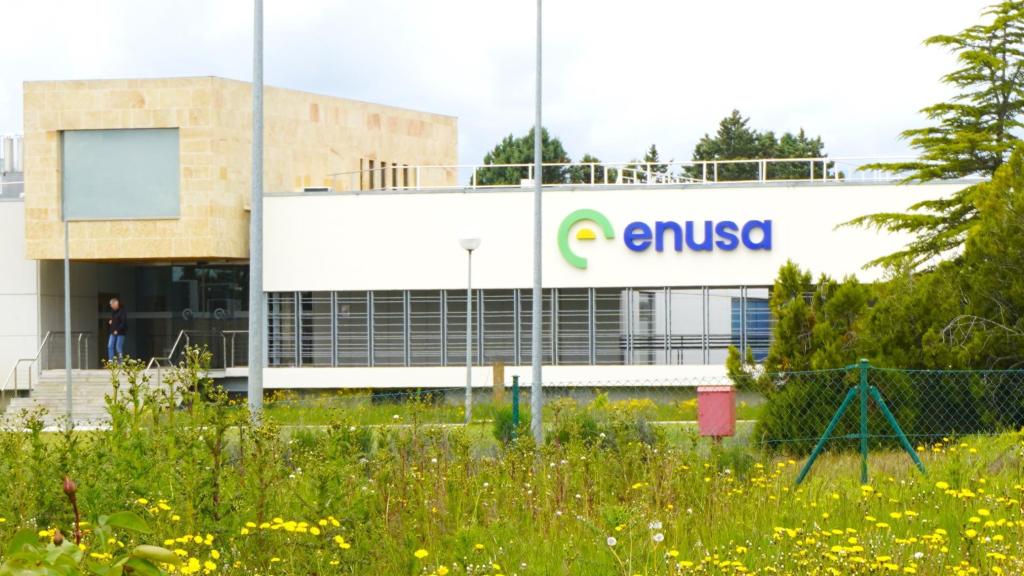 Fachada de la fábrica de Enusa