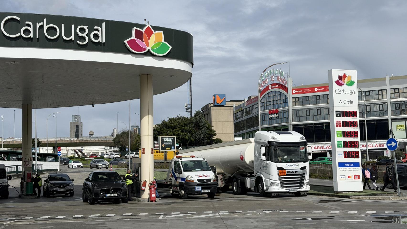 Una estación de servicio en A Coruña esta mañana.