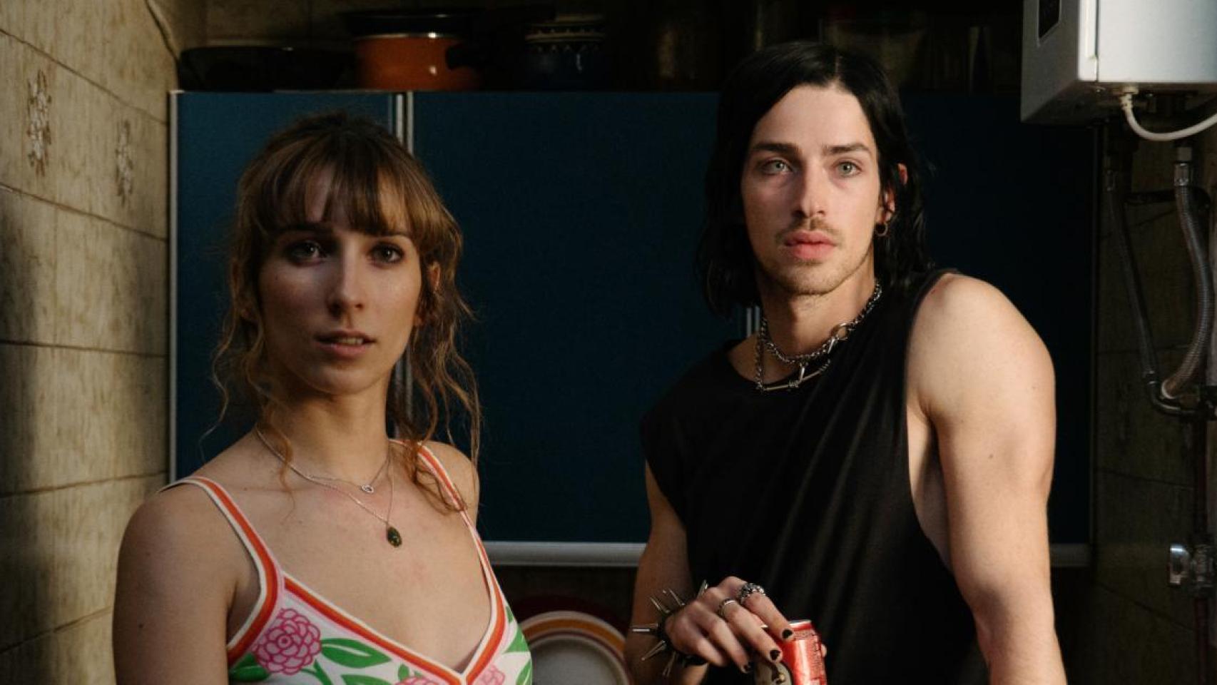 Lola Rodríguez y Manu Rios en 'Mi querida señorita' de Netflix.