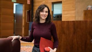 Isabel Díaz Ayuso antes de un pleno de la Asamblea de Madrid.