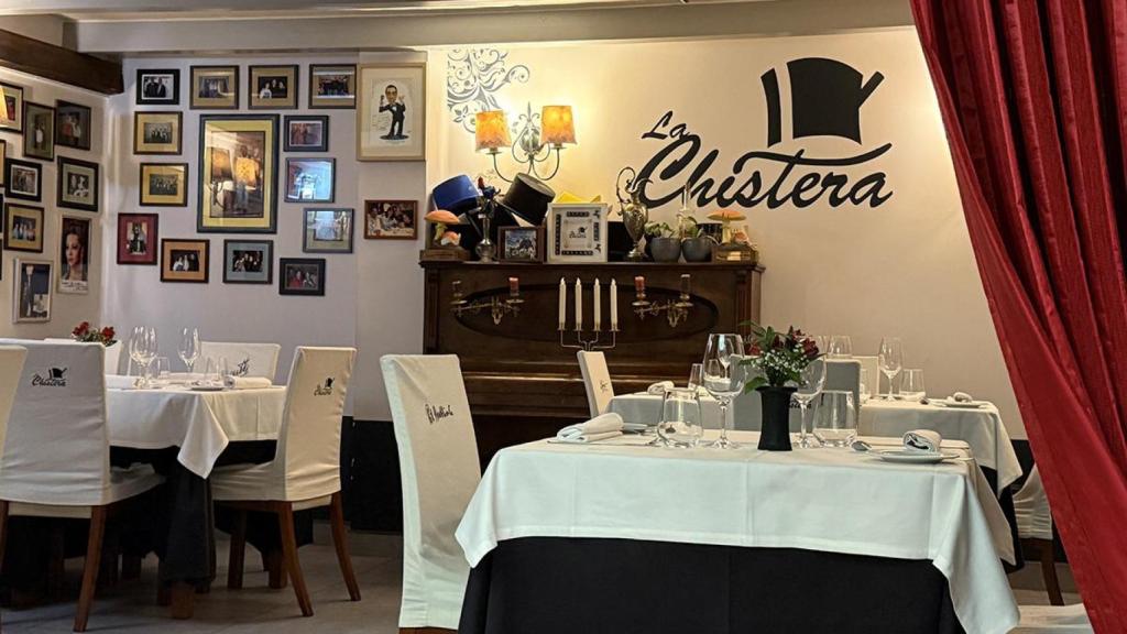Magia y torreznos: el restaurante de Soria donde la cocina y el ilusionismo llevan 30 años compartiendo mesa