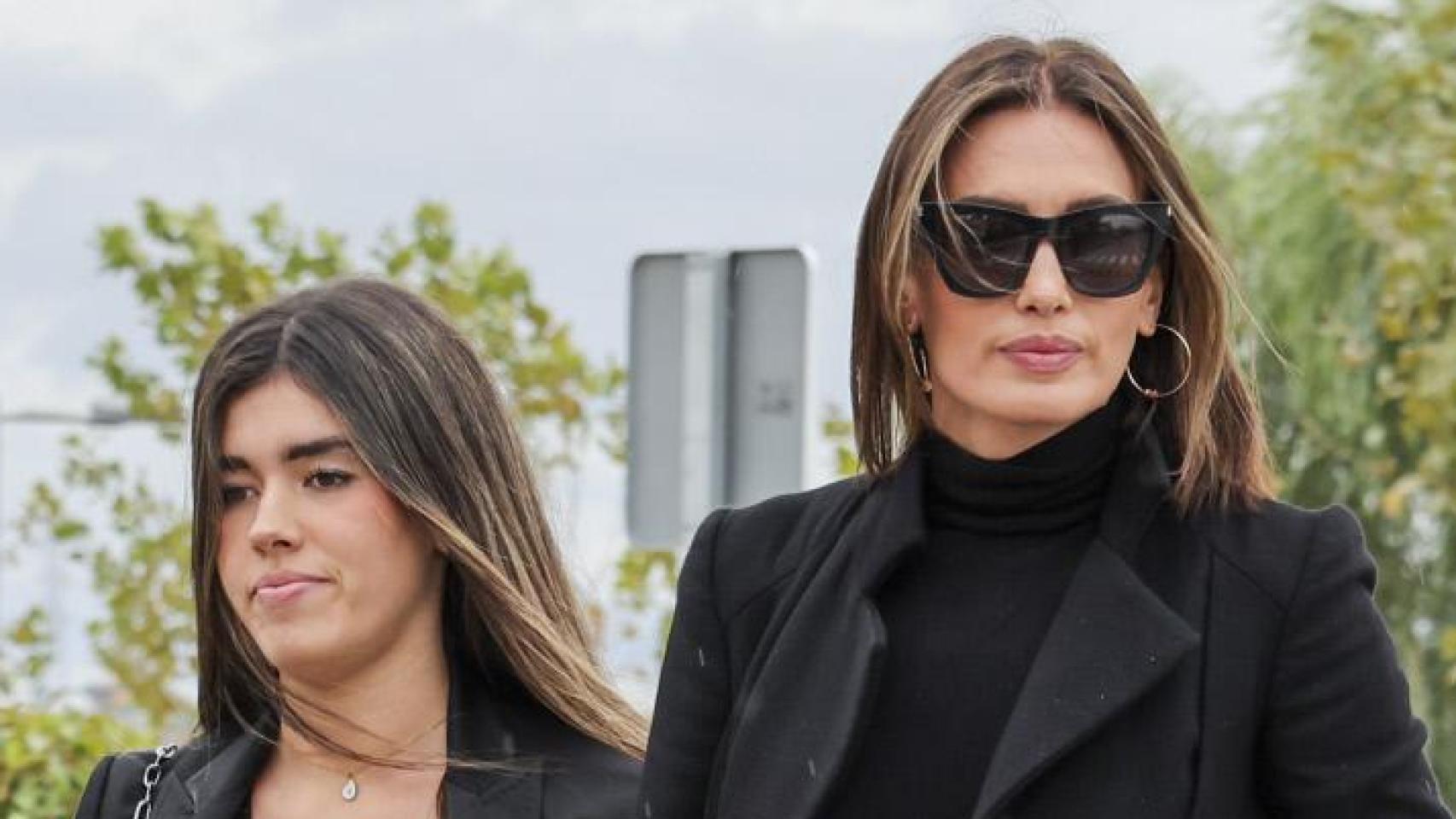 Nieves Álvarez y su hija, Bianca Severini, en Madrid en octubre de 2023.