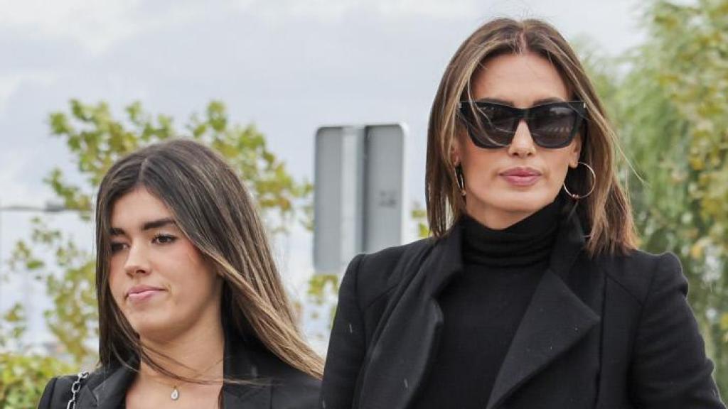 Nieves Álvarez y su hija, Bianca Severini, en Madrid en octubre de 2023.