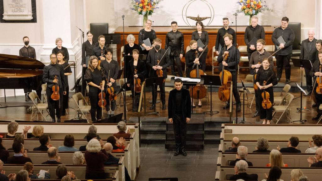 Musica Viva NY bajo la dirección de Alejandro Hernández-Valdez.