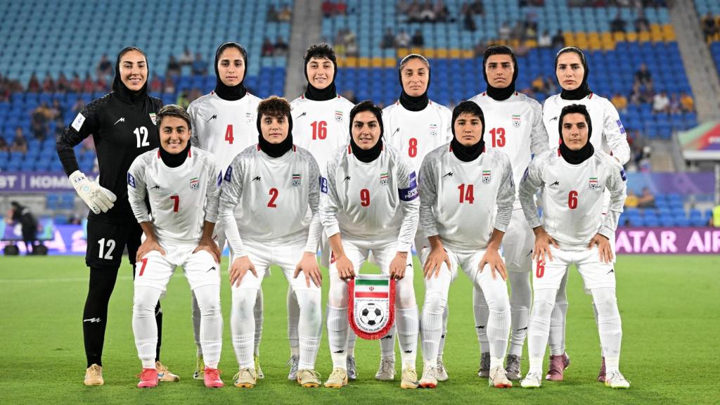 El once inicial de la selección femenina de Irán en uno de los partidos.