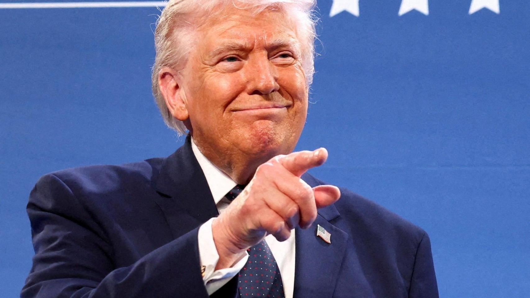 Donald Trump pronuncia este lunes un discurso ante miembros del Partido Republicano en el Trump National Doral Miami.